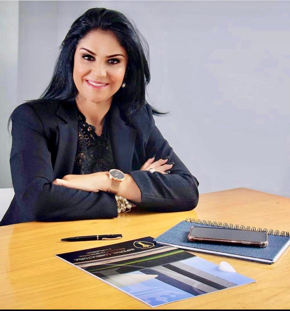 Angela Santos em reuniao